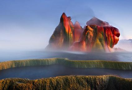 نبع Fly Geyser  عجيبة طبيعية إستثنائية